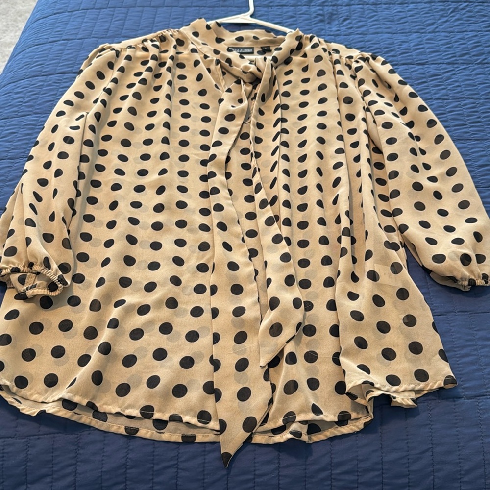 Tan & black polka dot shirt